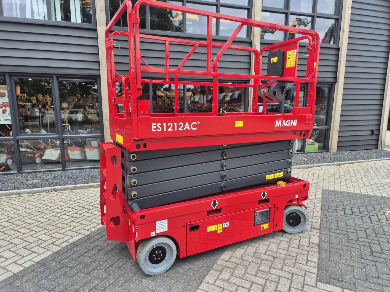 Teleskoparbeitsbühne des Typs Sonstige MAGNI ES1212AC PLUS, Neumaschine in Lunteren (Bild 2)