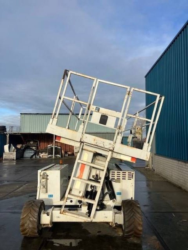 Teleskoparbeitsbühne du type Sonstige MEC 3084, Gebrauchtmaschine en Antwerpen (Photo 3)