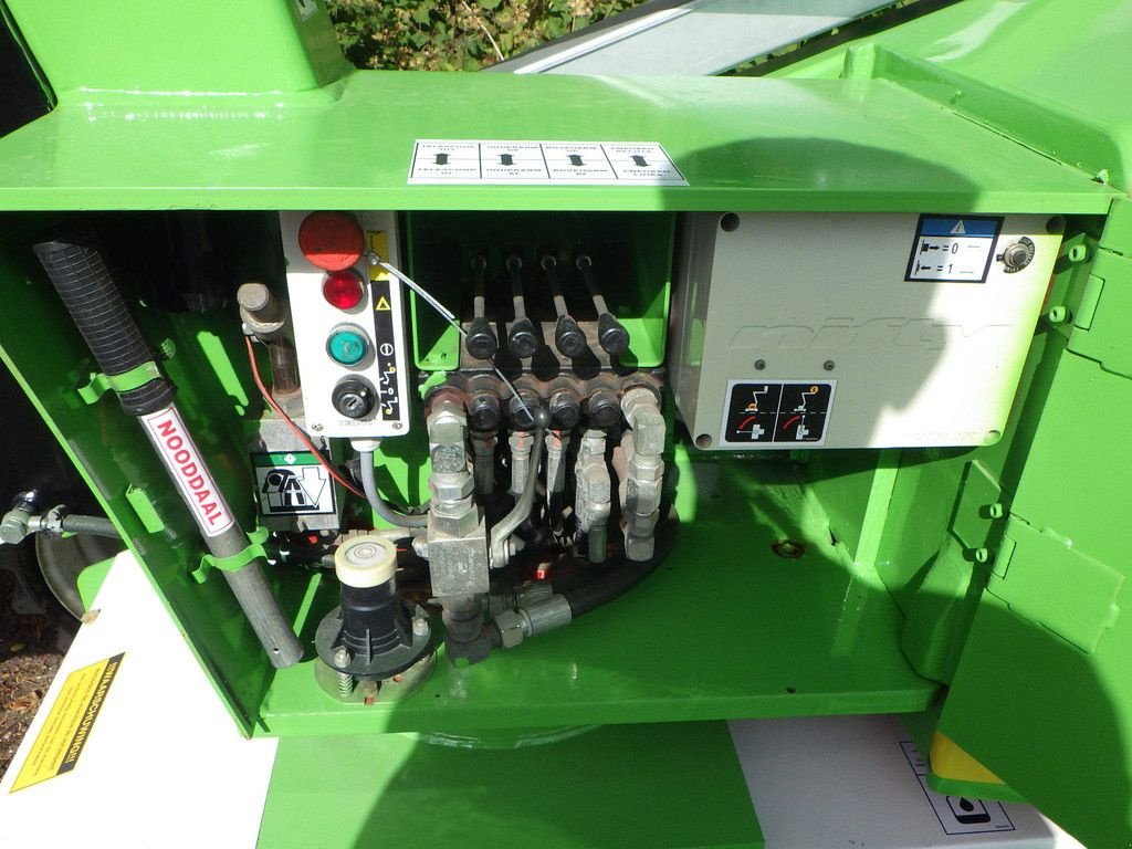 Teleskoparbeitsbühne του τύπου Sonstige Nifty HR12D, Gebrauchtmaschine σε Antwerpen (Φωτογραφία 9)