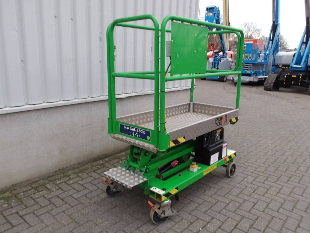 Teleskoparbeitsbühne typu Sonstige Power Tower Power Tower, Gebrauchtmaschine v Antwerpen (Obrázek 3)