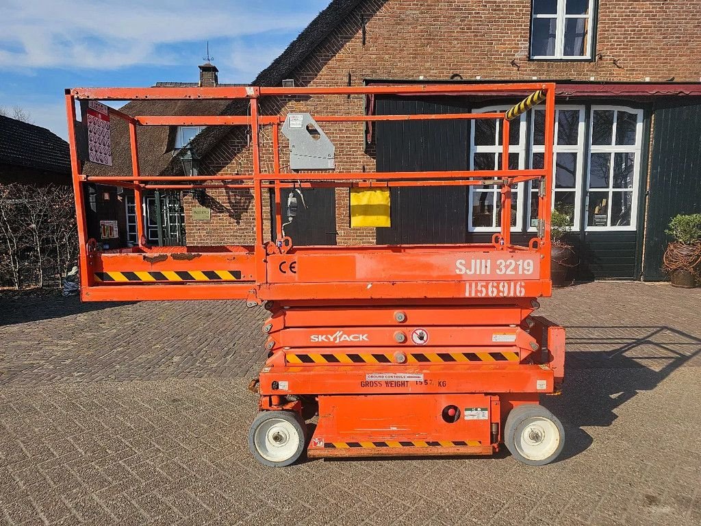 Teleskoparbeitsbühne типа Sonstige Sky Jack 3219 hoogwerker schaarlift 2015, Gebrauchtmaschine в Scherpenzeel (Фотография 2)