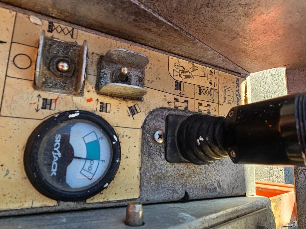 Teleskoparbeitsbühne типа Sonstige Sky Jack 3219 hoogwerker schaarlift 2015, Gebrauchtmaschine в Scherpenzeel (Фотография 8)