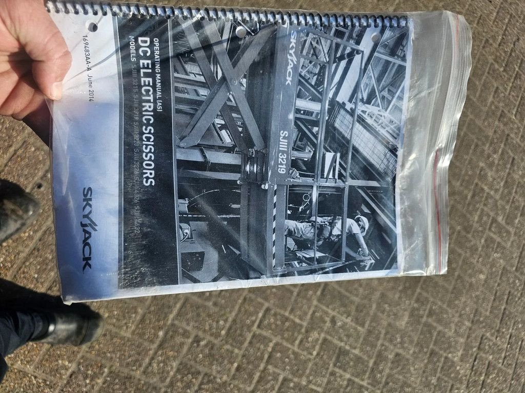 Teleskoparbeitsbühne типа Sonstige Sky Jack 3219 hoogwerker schaarlift 2015, Gebrauchtmaschine в Scherpenzeel (Фотография 10)