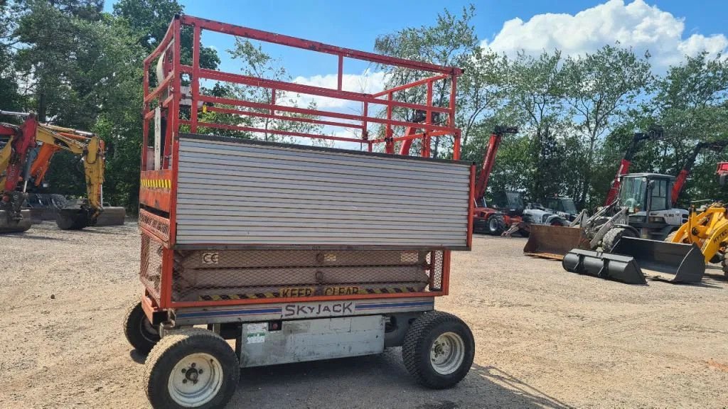 Teleskoparbeitsbühne des Typs Sonstige Sky Jack 6832, Gebrauchtmaschine in Scharsterbrug (Bild 2)