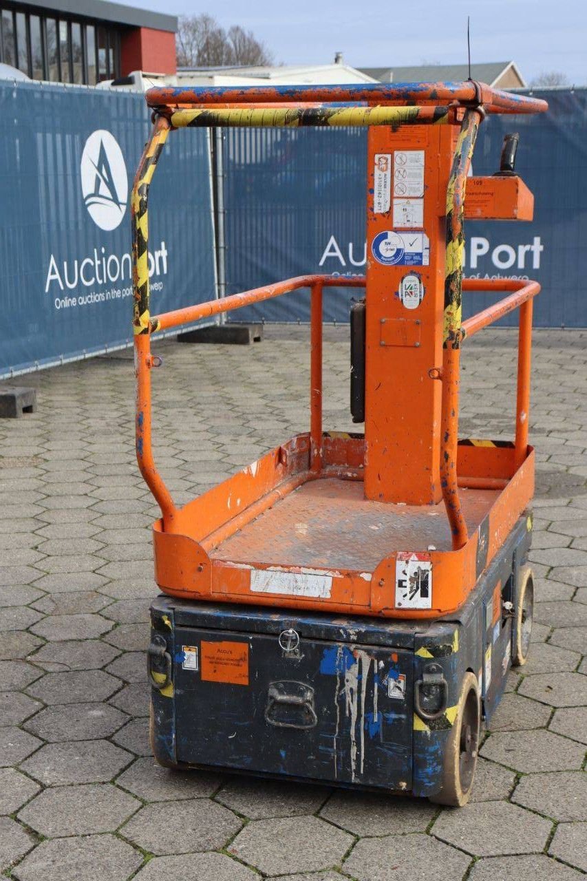 Teleskoparbeitsbühne typu Sonstige Sky Jack Scissor Lift, Gebrauchtmaschine v Antwerpen (Obrázek 11)