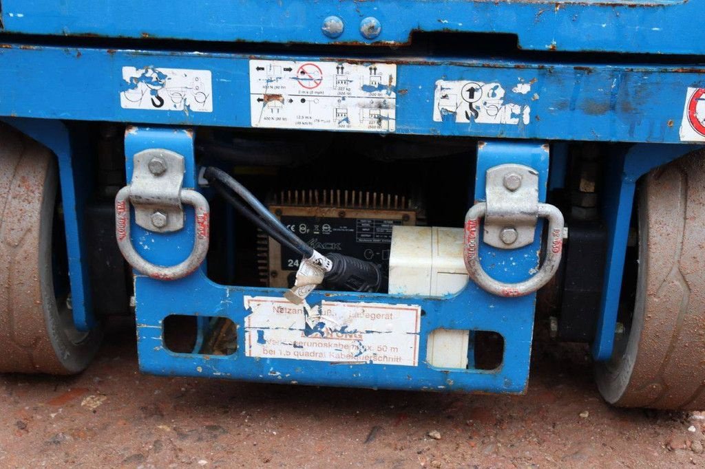 Teleskoparbeitsbühne typu Sonstige Sky Jack SJ 12, Gebrauchtmaschine w Antwerpen (Zdjęcie 11)