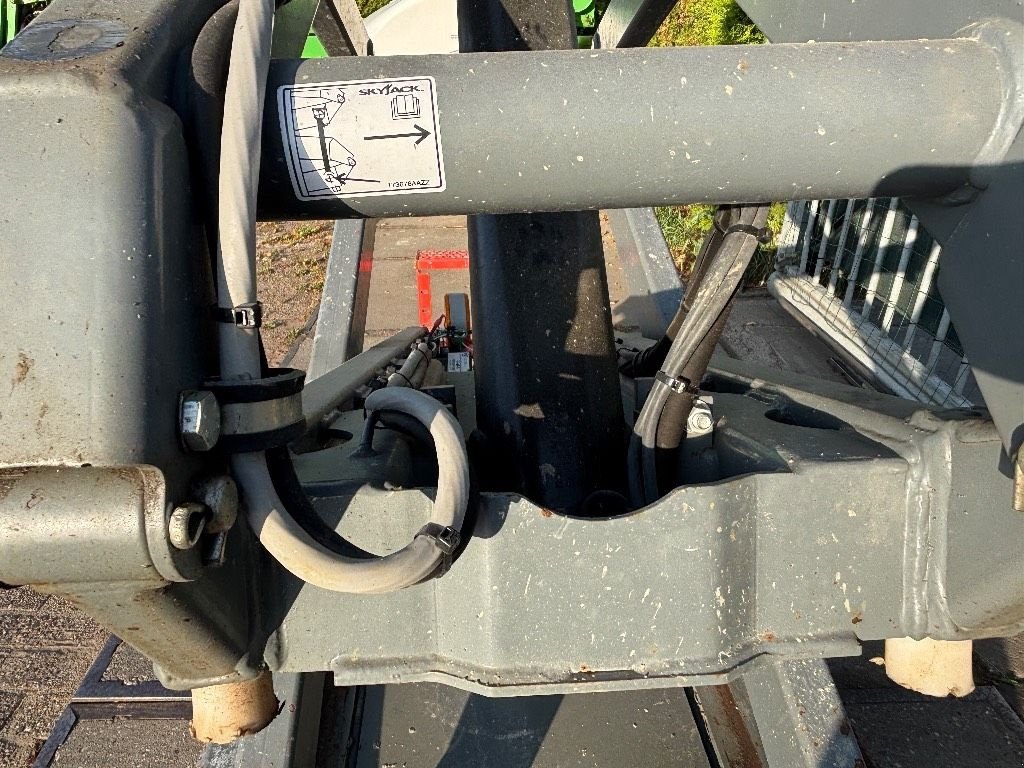 Teleskoparbeitsbühne типа Sonstige Sky Jack SJ 3219 8m schaarlift schaarhoogwerker skyjack, Gebrauchtmaschine в Hooge mierde (Фотография 11)