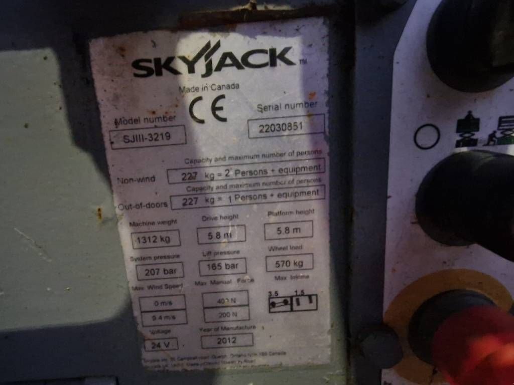 Teleskoparbeitsbühne типа Sonstige Sky Jack SJ 3219 elektro schaarhoogwerker schaarlift sj3219, Gebrauchtmaschine в Hooge mierde (Фотография 11)