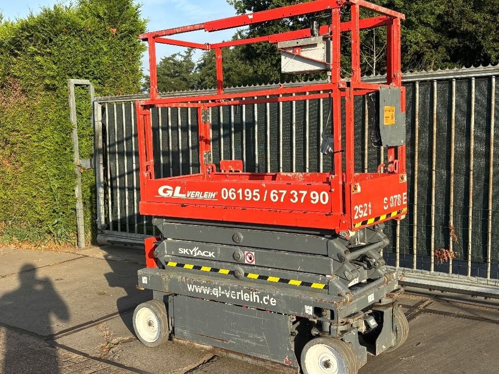 Teleskoparbeitsbühne tipa Sonstige Sky Jack SJ 3219 schaarhoogwerker 8m skyjack hoogwerker, Gebrauchtmaschine u Hooge mierde (Slika 3)