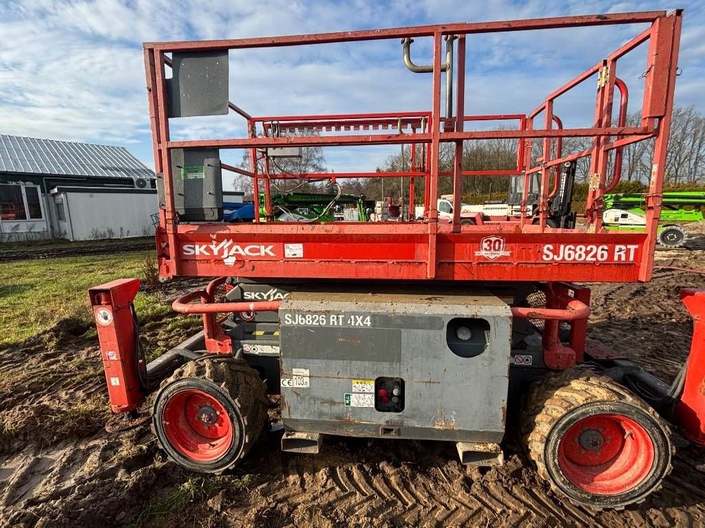 Teleskoparbeitsbühne typu Sonstige Sky Jack SJ 6826 RT 6826 4x4 hoogwerker 10 meter skyjack, Gebrauchtmaschine w Hooge mierde (Zdjęcie 4)