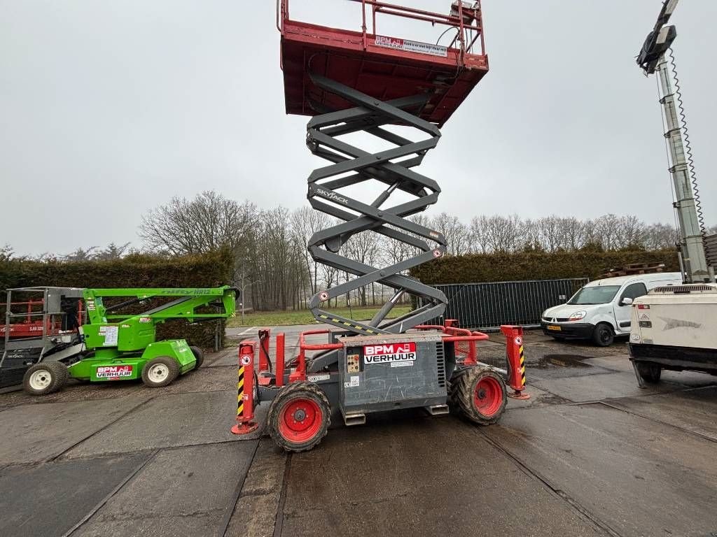 Teleskoparbeitsbühne typu Sonstige Sky Jack SJ 6832 RT 12m schaarhoogwerker 4x4 Skyjack, Gebrauchtmaschine w Hooge mierde (Zdjęcie 11)