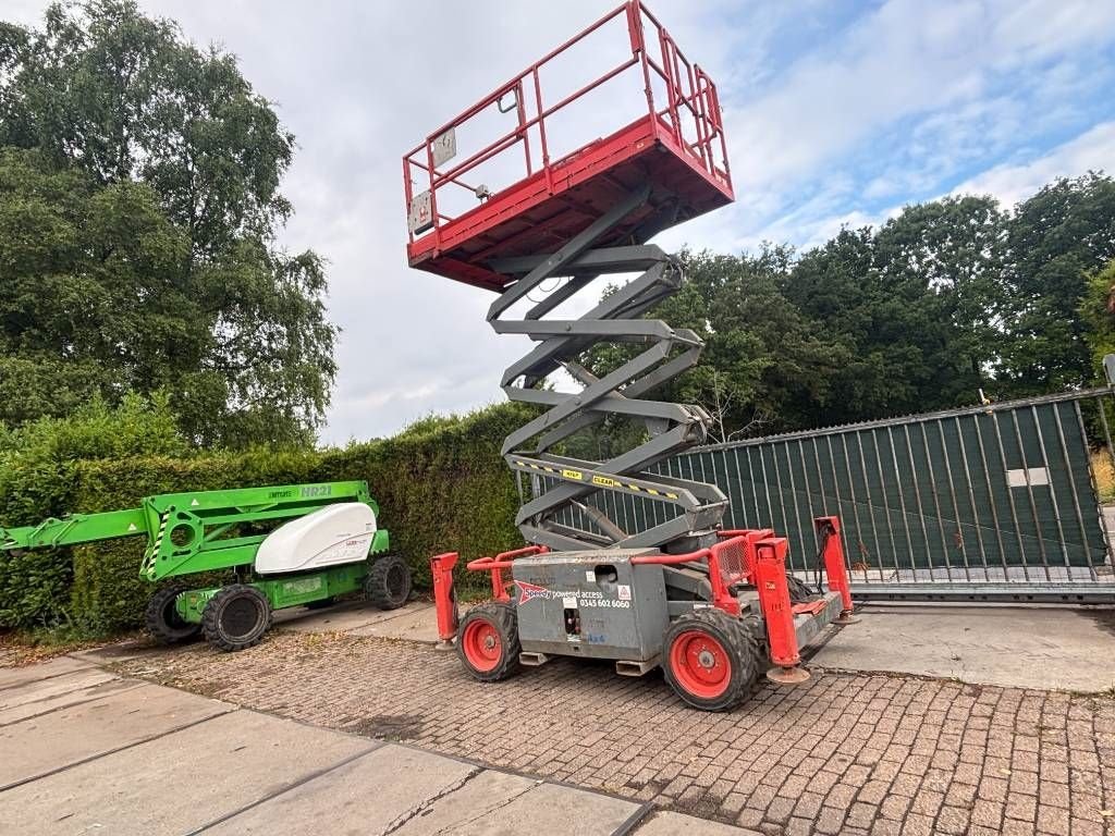 Teleskoparbeitsbühne typu Sonstige Sky Jack SJ 6832 RT 12m schaarhoogwerker diesel 4x4, Gebrauchtmaschine w Hooge mierde (Zdjęcie 9)