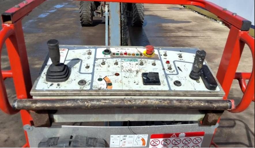 Teleskoparbeitsbühne des Typs Sonstige Sky Jack SJ 86 T 28m telescoophoogwerker skyjack 86 86t, Gebrauchtmaschine in Hooge mierde (Bild 4)