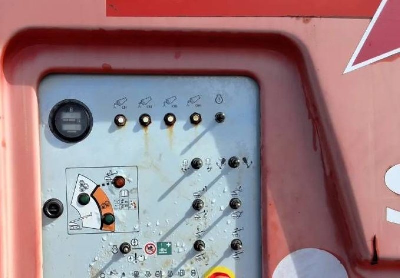 Teleskoparbeitsbühne от тип Sonstige Sky Jack SJ 86 T 28m telescoophoogwerker skyjack 86 86t, Gebrauchtmaschine в Hooge mierde (Снимка 5)