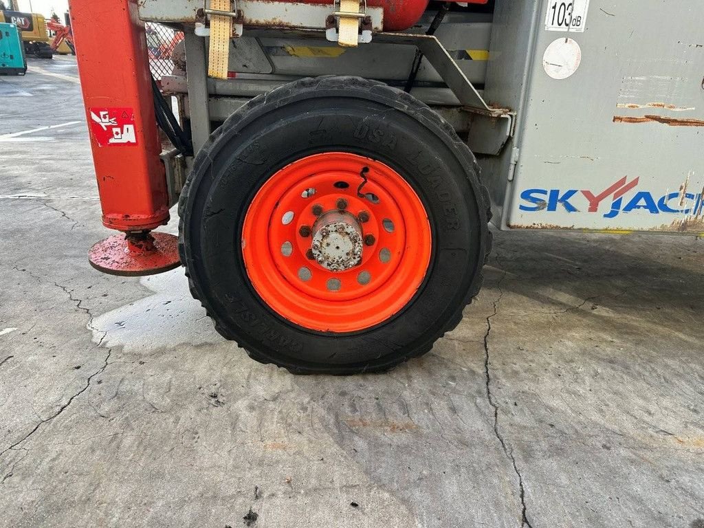 Teleskoparbeitsbühne typu Sonstige Sky Jack SJ-8841, Gebrauchtmaschine v Antwerpen (Obrázek 11)
