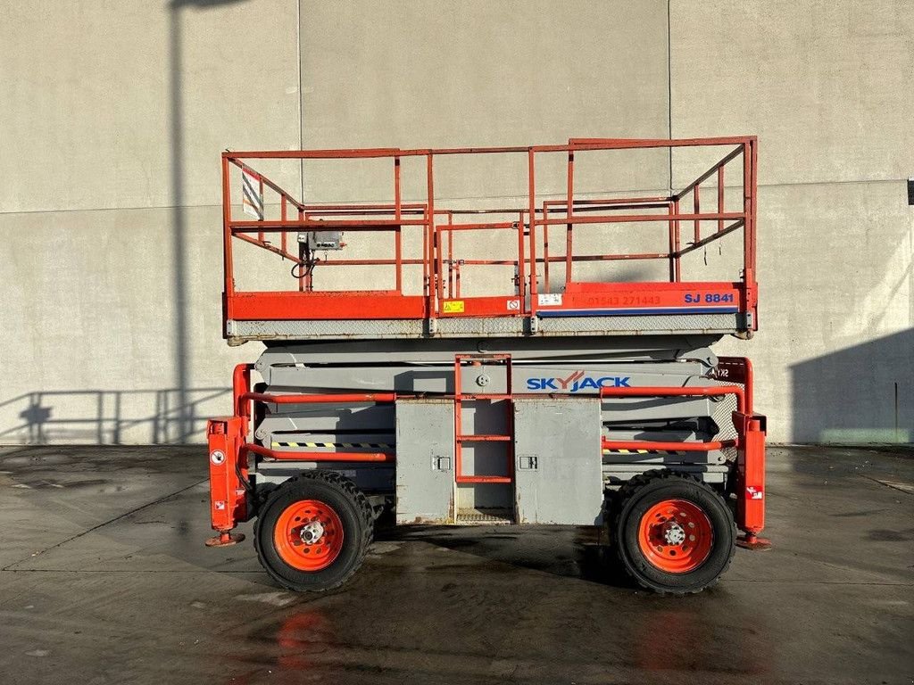 Teleskoparbeitsbühne типа Sonstige Sky Jack SJ-8841E, Gebrauchtmaschine в Antwerpen (Фотография 9)