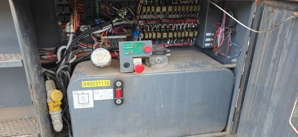 Teleskoparbeitsbühne типа Sonstige Sky Jack SJ 9241 RT schaarhoogwerker diesel 9241 14m, Gebrauchtmaschine в Hooge mierde (Фотография 11)