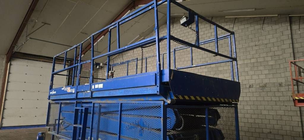 Teleskoparbeitsbühne van het type Sonstige Sky Jack SJ 9250 schaarhoogwerker 4x4 diesel Skyjack, Gebrauchtmaschine in Hooge mierde (Foto 11)