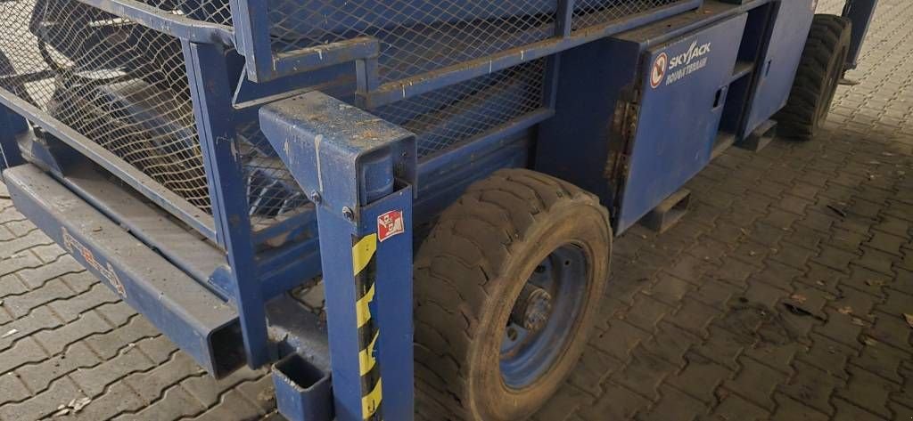 Teleskoparbeitsbühne van het type Sonstige Sky Jack SJ 9250 schaarhoogwerker 4x4 diesel Skyjack, Gebrauchtmaschine in Hooge mierde (Foto 9)