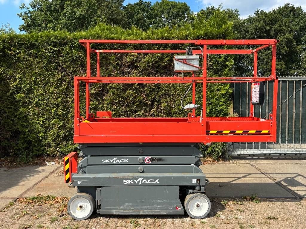 Teleskoparbeitsbühne des Typs Sonstige Sky Jack SJ III 3219 8m schaarhoogwerker 1.5km skyjack, Gebrauchtmaschine in Hooge mierde (Bild 4)