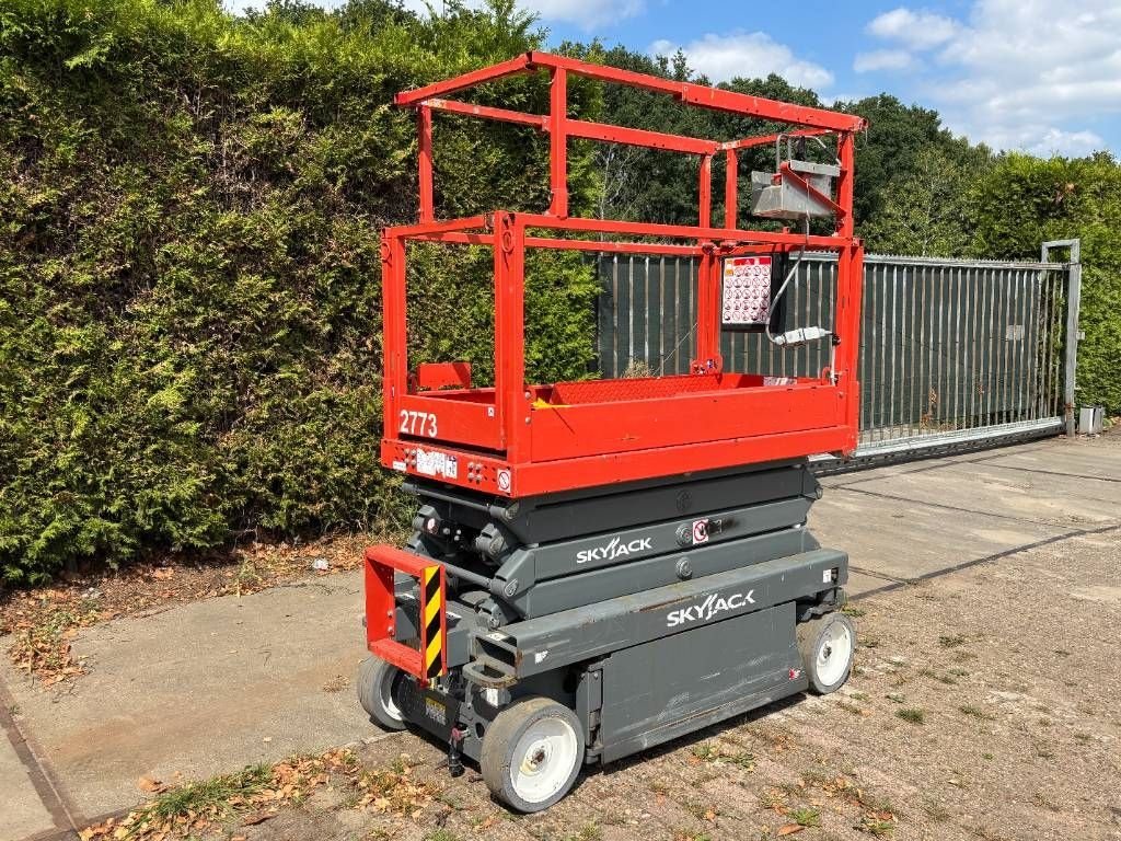 Teleskoparbeitsbühne des Typs Sonstige Sky Jack SJ III 3219 8m schaarhoogwerker 1.5km skyjack, Gebrauchtmaschine in Hooge mierde (Bild 2)