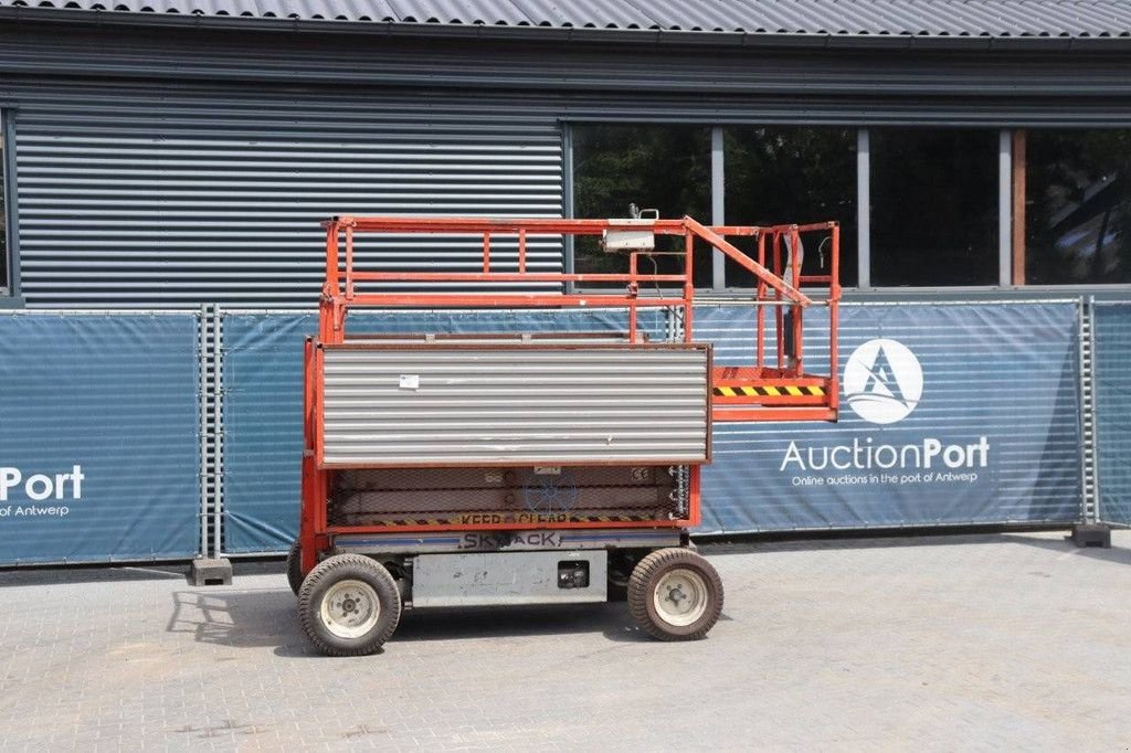 Teleskoparbeitsbühne du type Sonstige Sky Jack SJ III - 6832, Gebrauchtmaschine en Antwerpen (Photo 1)