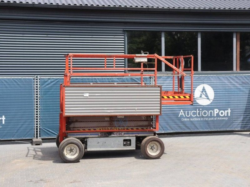 Teleskoparbeitsbühne типа Sonstige Sky Jack SJ III - 6832, Gebrauchtmaschine в Antwerpen (Фотография 1)