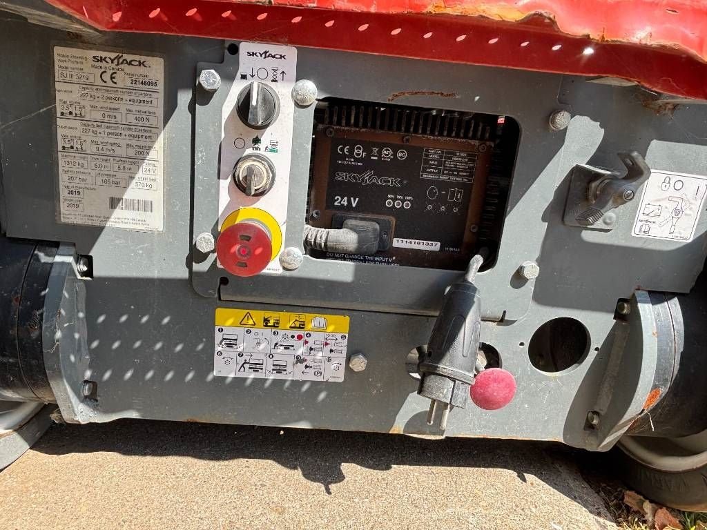 Teleskoparbeitsbühne des Typs Sonstige Sky Jack SJ III3219 schaarhoogwerker 8m skyjack hoogwerker, Gebrauchtmaschine in Hooge mierde (Bild 8)