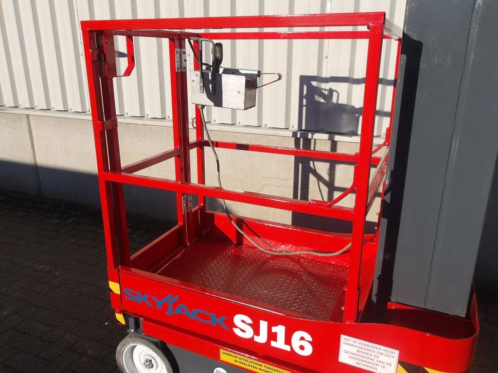 Teleskoparbeitsbühne типа Sonstige Sky Jack SJ16, Gebrauchtmaschine в Antwerpen (Фотография 8)