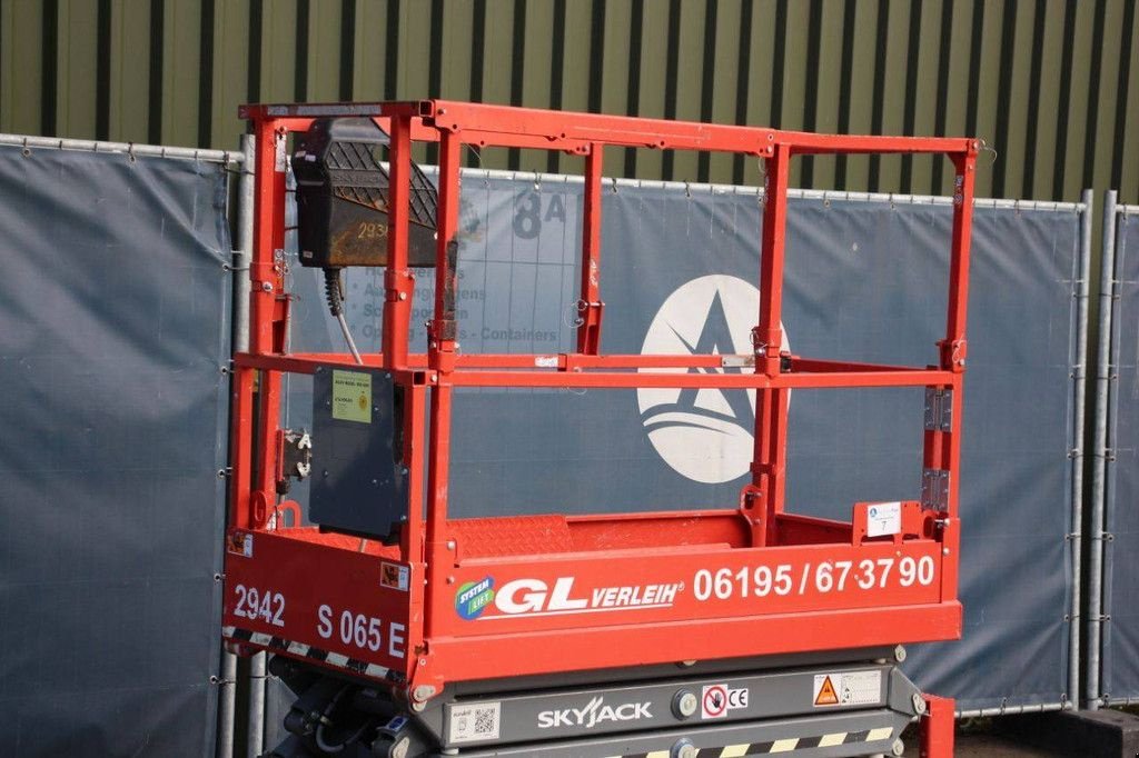 Teleskoparbeitsbühne van het type Sonstige Sky Jack SJ3215, Gebrauchtmaschine in Antwerpen (Foto 11)