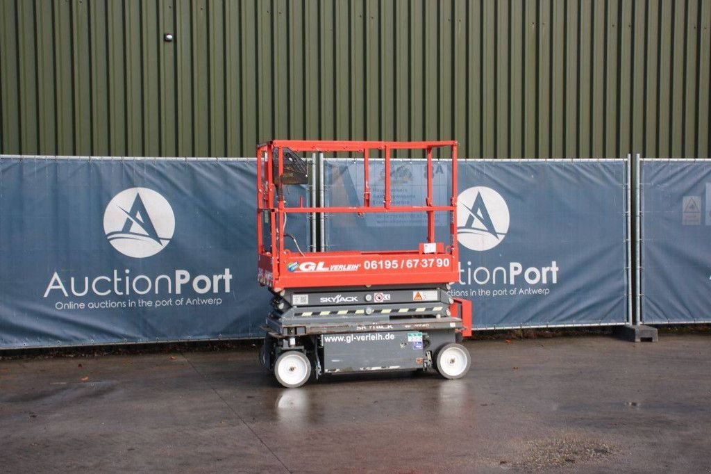 Teleskoparbeitsbühne van het type Sonstige Sky Jack SJ3215, Gebrauchtmaschine in Antwerpen (Foto 1)