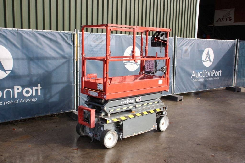 Teleskoparbeitsbühne типа Sonstige Sky Jack SJ3215, Gebrauchtmaschine в Antwerpen (Фотография 9)