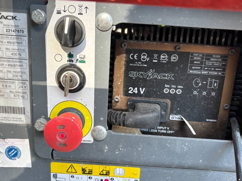 Teleskoparbeitsbühne tip Sonstige Sky Jack SJ3219 schaarhoogwerker 8m skyjack schaarlift, Gebrauchtmaschine in Hooge mierde (Poză 10)