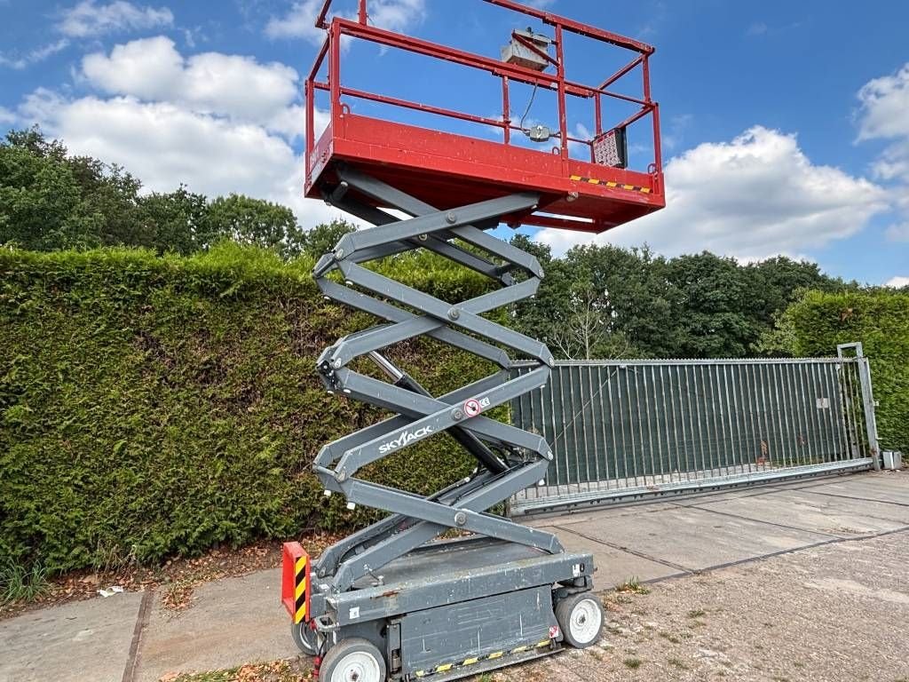 Teleskoparbeitsbühne des Typs Sonstige Sky Jack SJ3219 skyjack 8 meter schaarlift 8m SJ 3219, Gebrauchtmaschine in Hooge mierde (Bild 10)