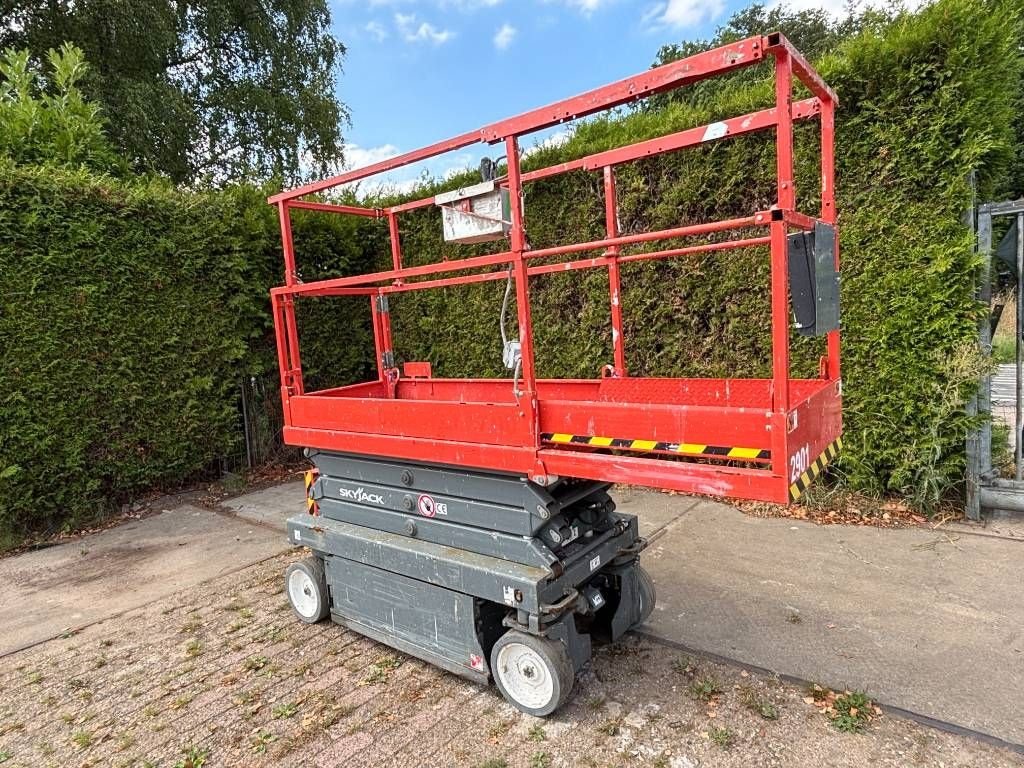 Teleskoparbeitsbühne des Typs Sonstige Sky Jack SJ3219 skyjack 8 meter schaarlift 8m SJ 3219, Gebrauchtmaschine in Hooge mierde (Bild 4)