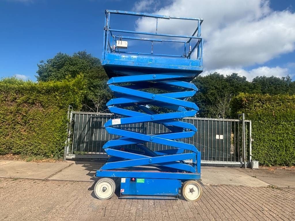 Teleskoparbeitsbühne des Typs Sonstige Sky Jack SJ4632 12m elektro schaarlift skyjack 4632, Gebrauchtmaschine in Hooge mierde (Bild 9)