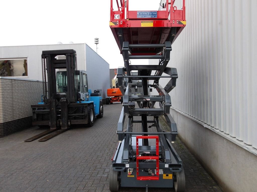 Teleskoparbeitsbühne typu Sonstige Sky Jack SJ4632, Gebrauchtmaschine w Antwerpen (Zdjęcie 9)