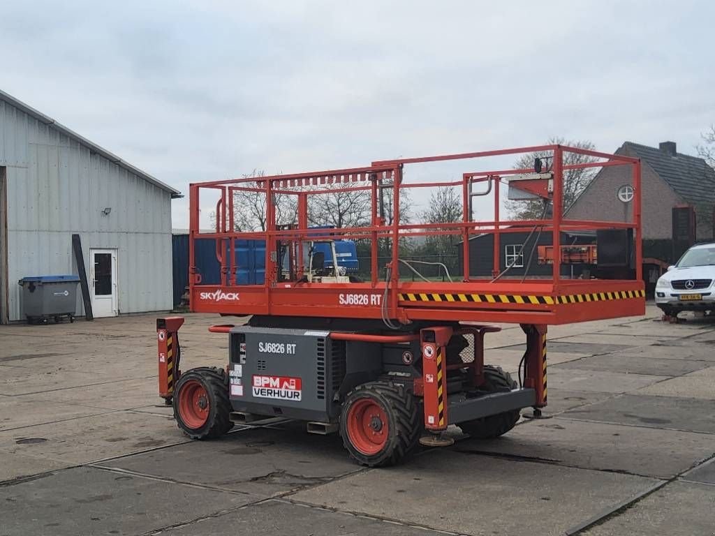 Teleskoparbeitsbühne des Typs Sonstige Sky Jack SJ6826RT 4x4 diesel schaarhoogwerker schaarlift, Gebrauchtmaschine in Hooge mierde (Bild 5)