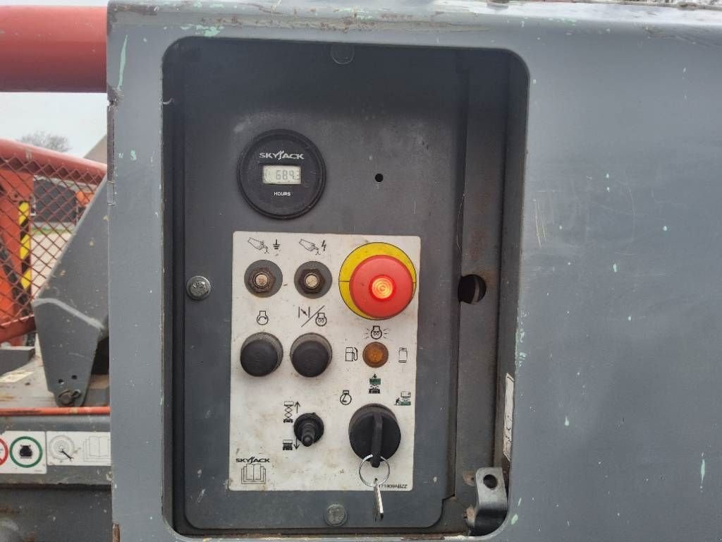 Teleskoparbeitsbühne des Typs Sonstige Sky Jack SJ6826RT 4x4 diesel schaarhoogwerker schaarlift, Gebrauchtmaschine in Hooge mierde (Bild 11)