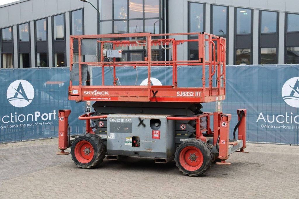 Teleskoparbeitsbühne typu Sonstige Sky Jack SJ6832RT, Gebrauchtmaschine v Antwerpen (Obrázek 3)