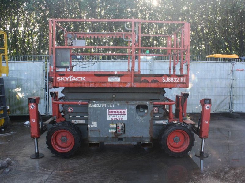 Teleskoparbeitsbühne van het type Sonstige Sky Jack SJ6832RT, Gebrauchtmaschine in Antwerpen (Foto 1)