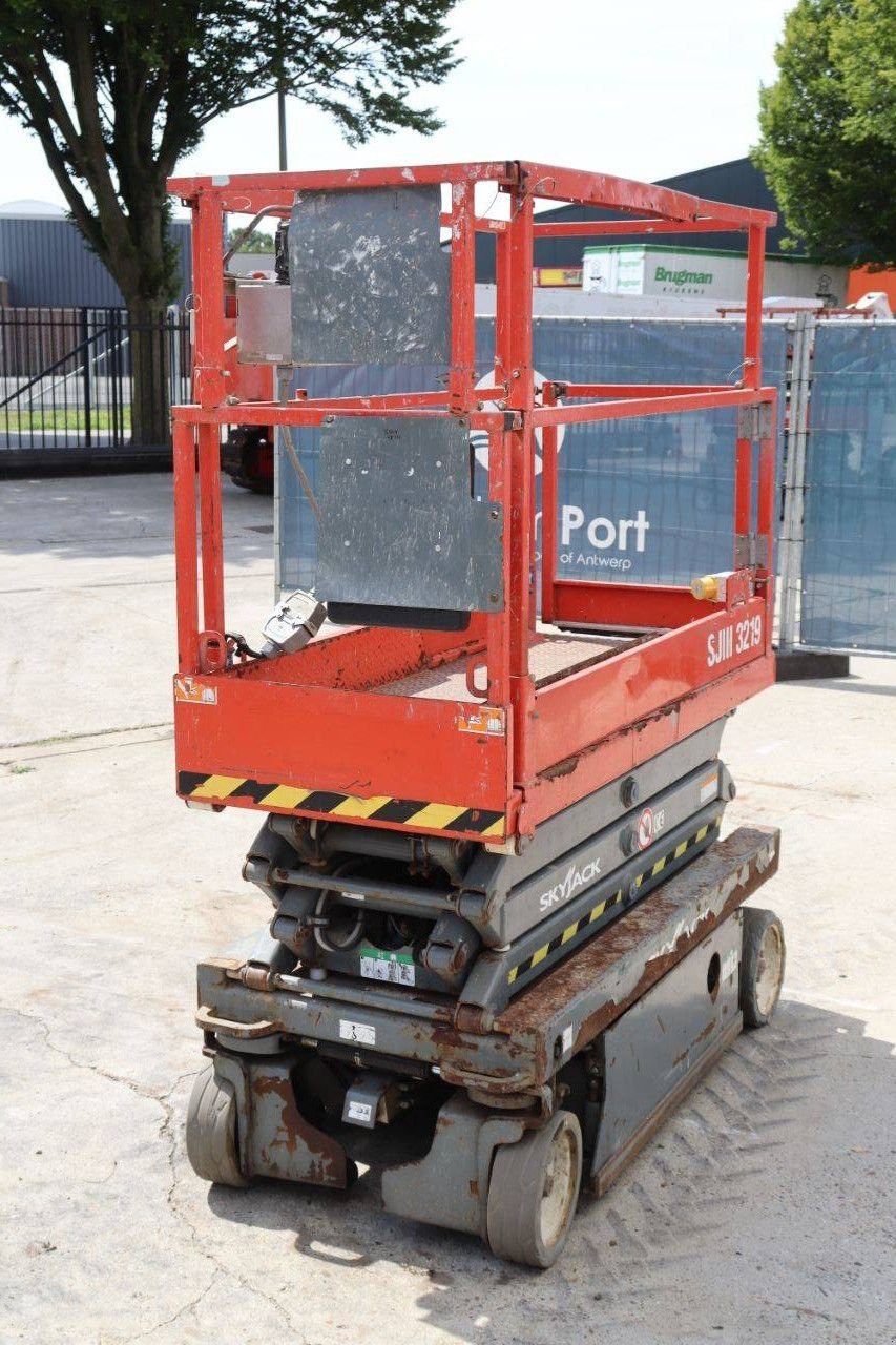 Teleskoparbeitsbühne типа Sonstige Sky Jack SJIII 3219, Gebrauchtmaschine в Antwerpen (Фотография 7)