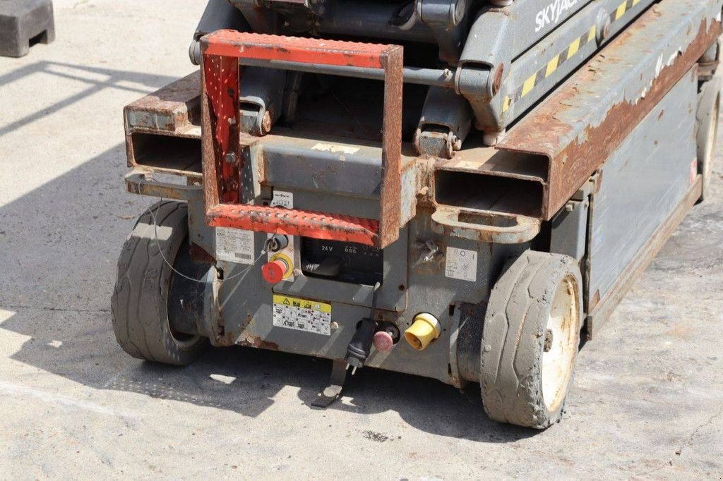 Teleskoparbeitsbühne типа Sonstige Sky Jack SJIII 3219, Gebrauchtmaschine в Antwerpen (Фотография 11)