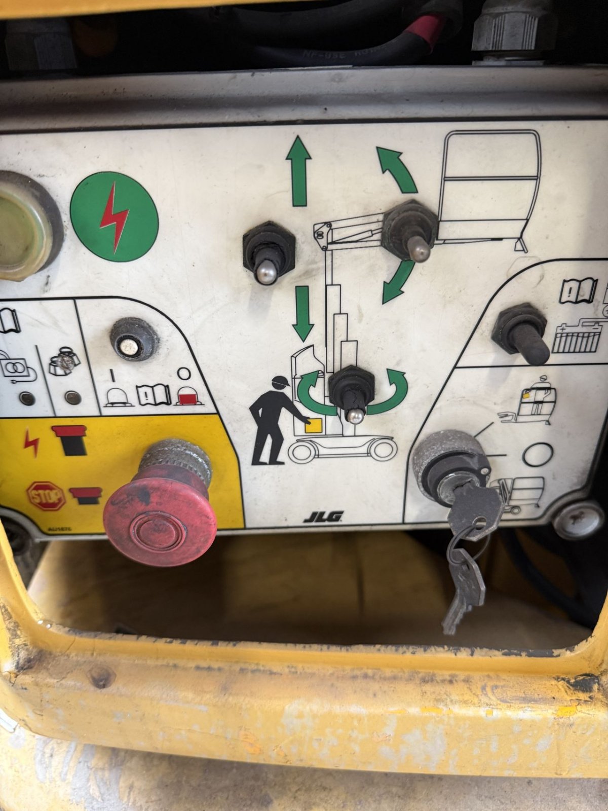 Teleskoparbeitsbühne van het type Sonstige toucan 800 a, Gebrauchtmaschine in Heythuysen (Foto 7)