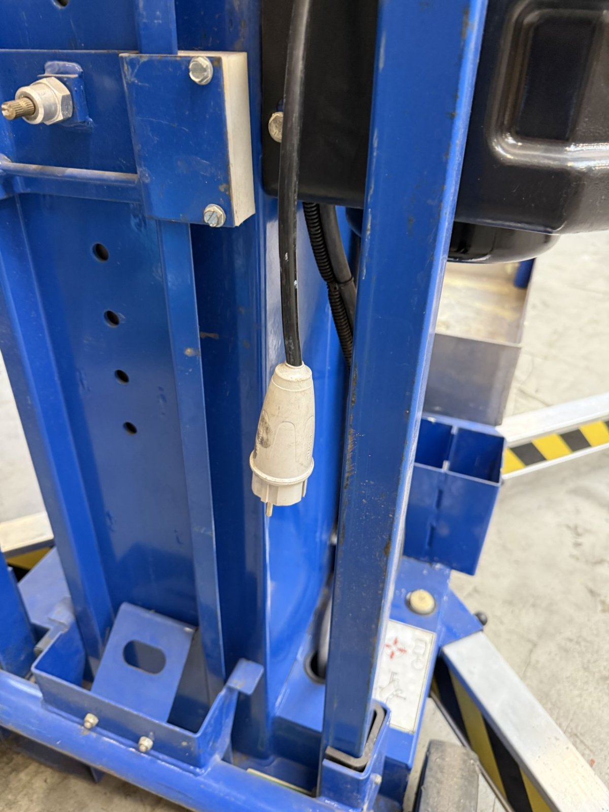 Teleskoparbeitsbühne a típus Sonstige UPRIGT U 40 AC, Gebrauchtmaschine ekkor: Heythuysen (Kép 5)