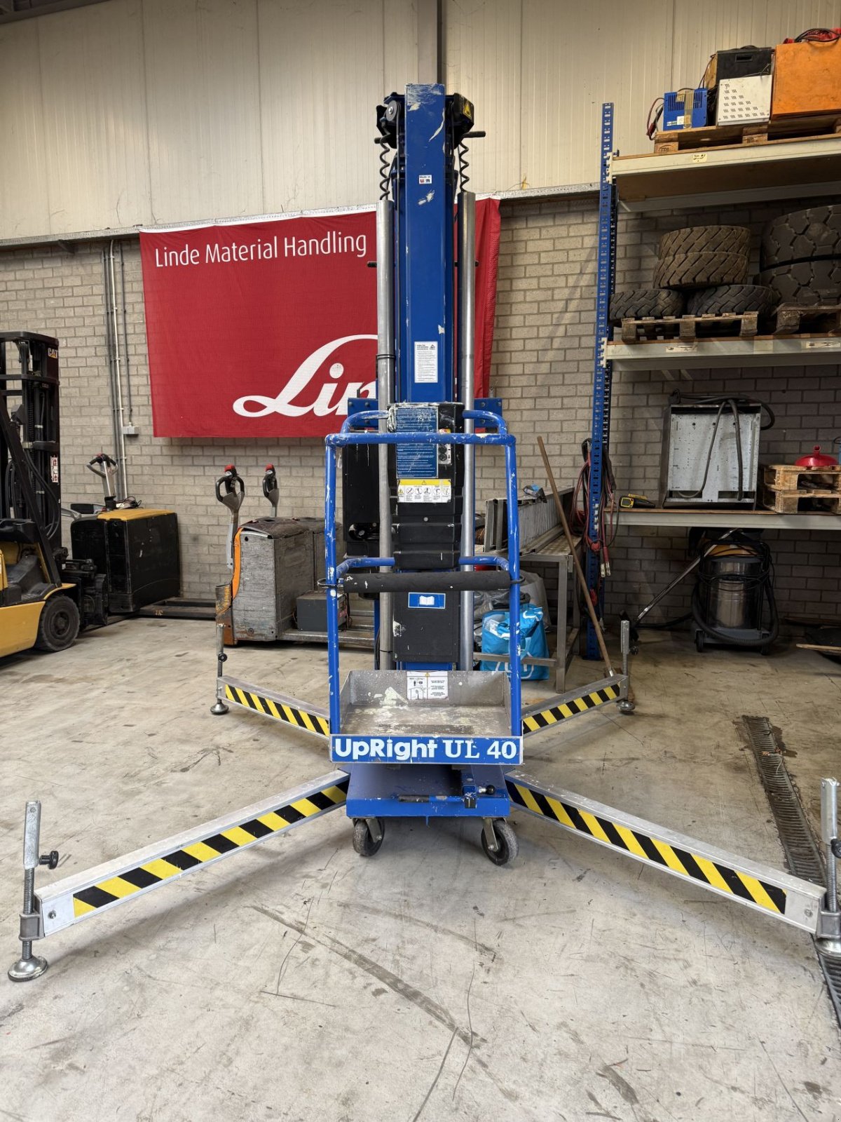 Teleskoparbeitsbühne a típus Sonstige UPRIGT U 40 AC, Gebrauchtmaschine ekkor: Heythuysen (Kép 1)