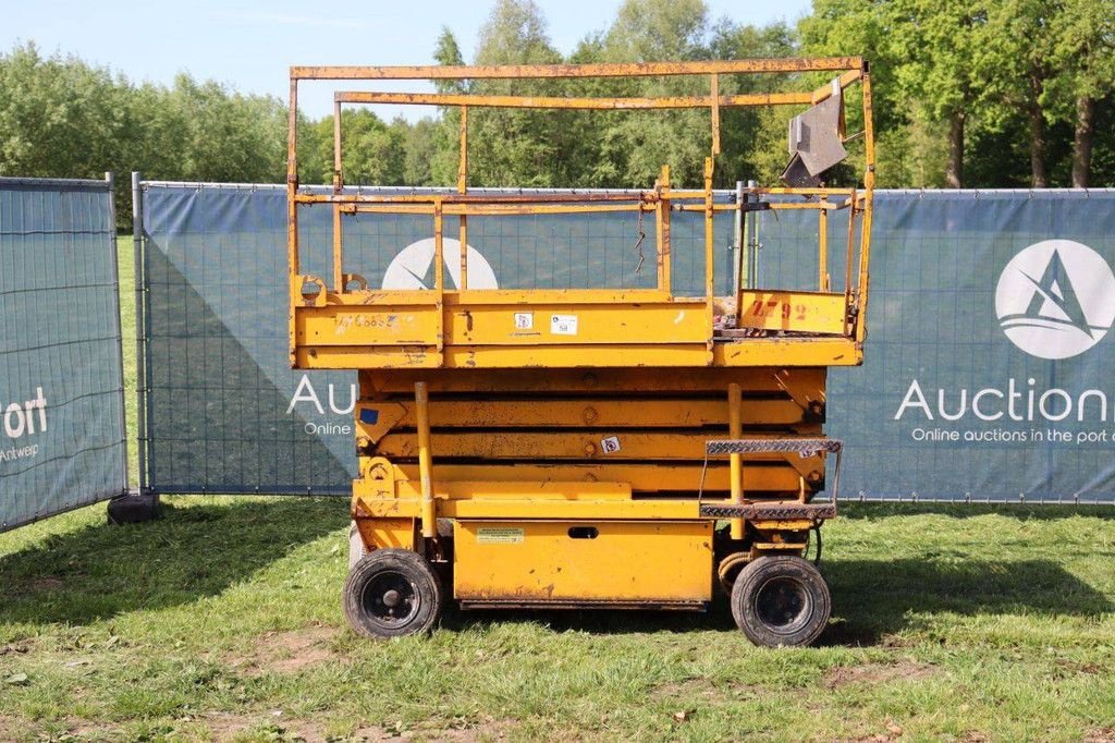 Teleskoparbeitsbühne a típus Upright Schaarlift, Gebrauchtmaschine ekkor: Antwerpen (Kép 2)