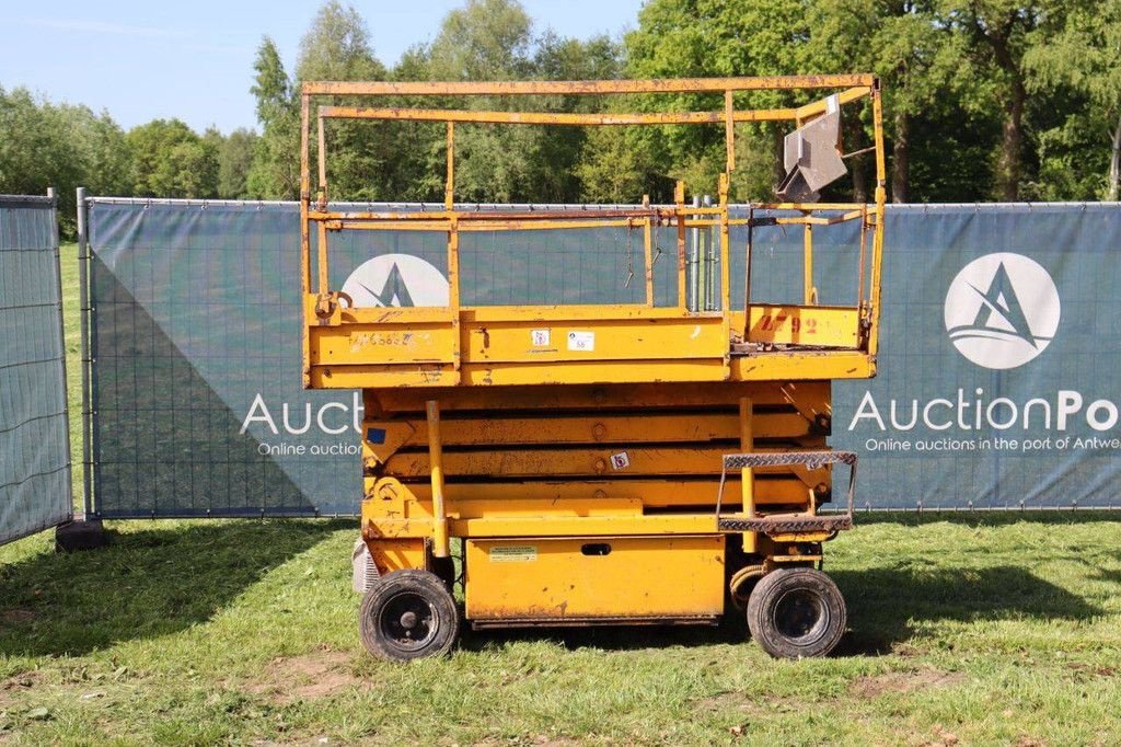 Teleskoparbeitsbühne a típus Upright Schaarlift, Gebrauchtmaschine ekkor: Antwerpen (Kép 1)