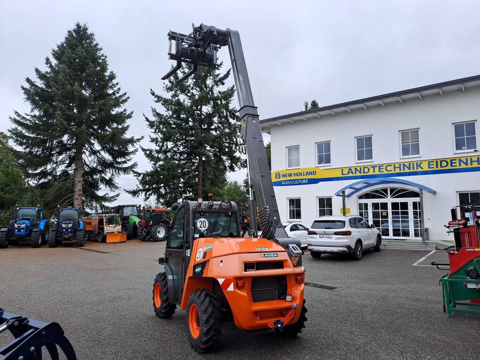 Teleskoplader of the type Ausa Teleskoplader Ausa T235H, Vorführmaschine in Burgkirchen (Picture 20)