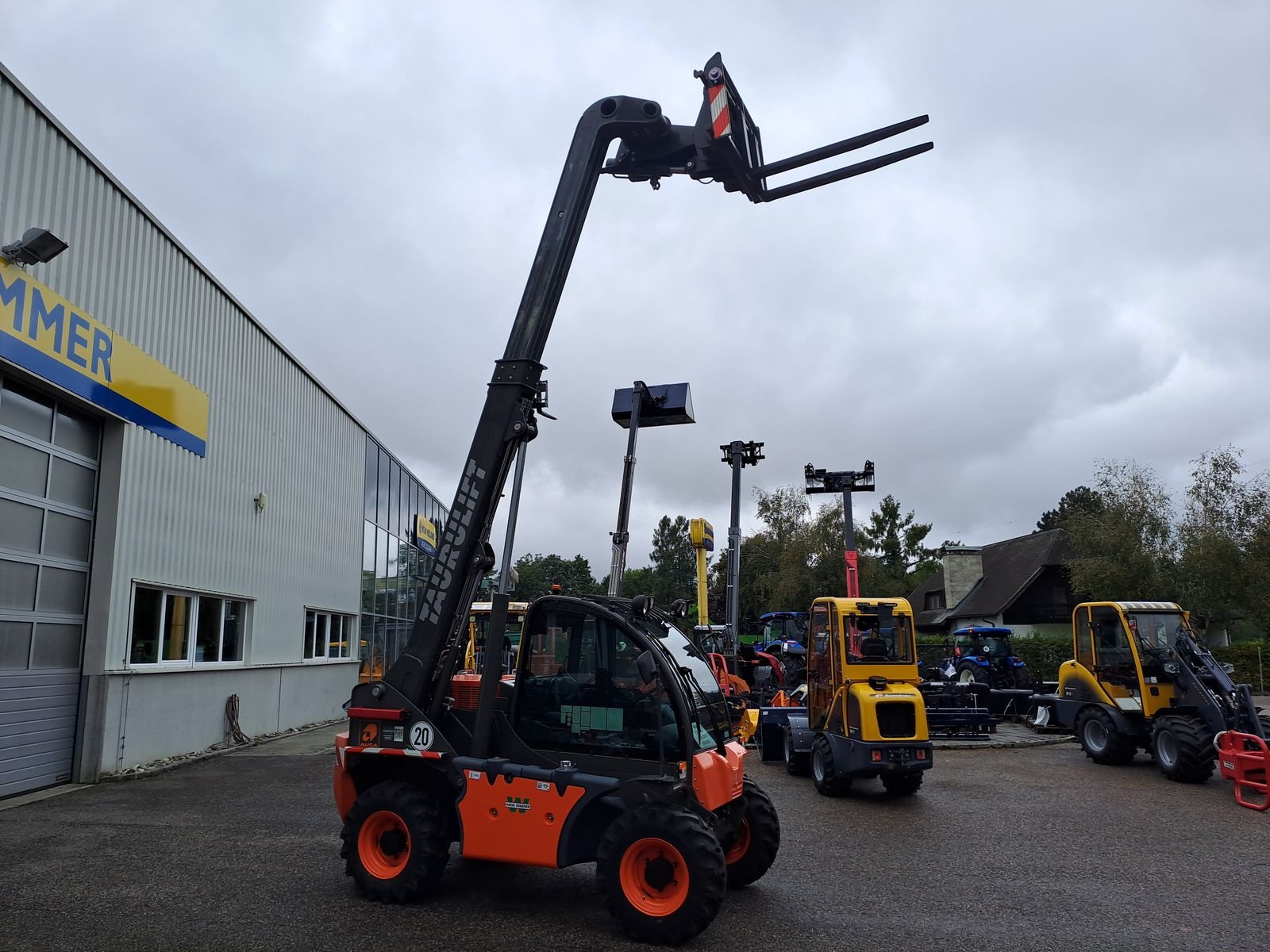 Teleskoplader of the type Ausa Teleskoplader Ausa T235H, Vorführmaschine in Burgkirchen (Picture 18)